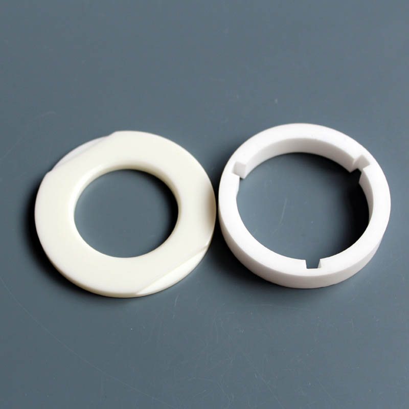 Quali sono le caratteristiche di anelli in ceramica zirconia?